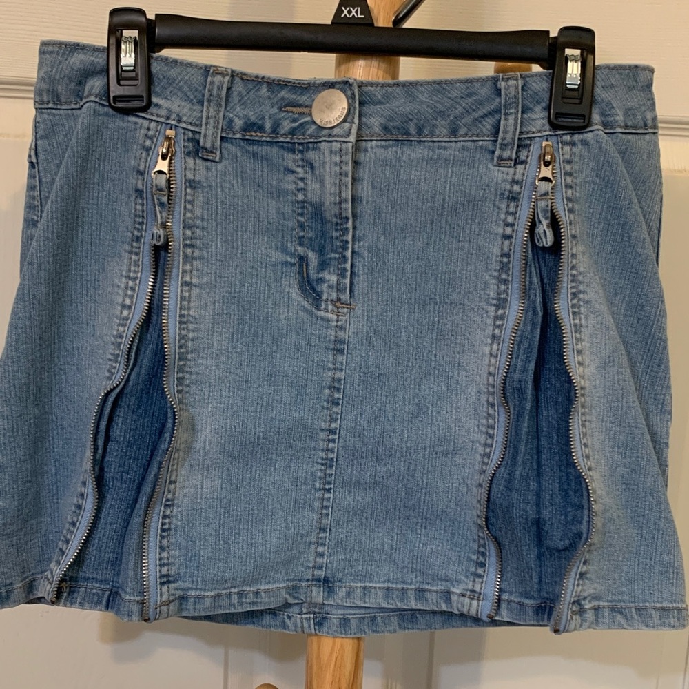 Stylish Blue Denim Mini Skirt with Dual Zipper Accents